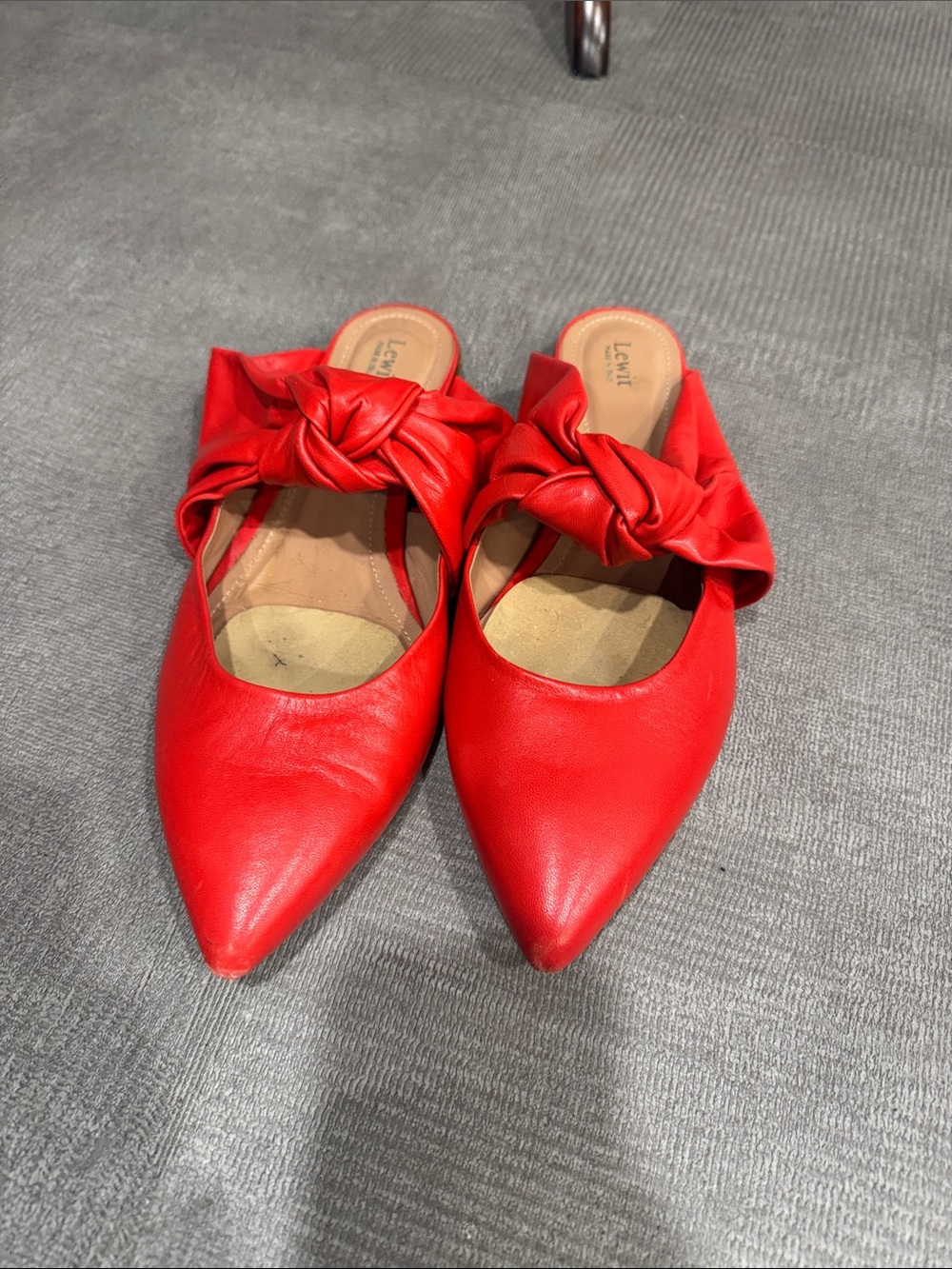 Lewit Red Pointed Knot Slip-On Mules Size 9.5